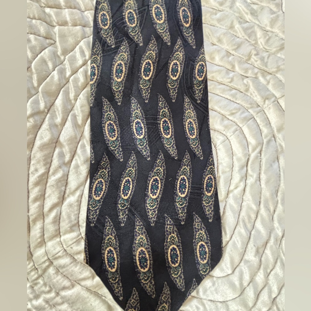 VTG Robert Talbott Best of Class Black Silk Tie Jacobson’s Hand Sewn - Picture 2 of 11